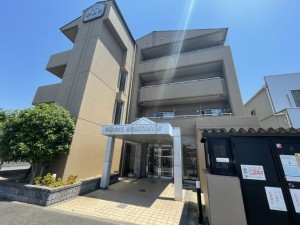 守山市吉身３丁目のマンションの画像です