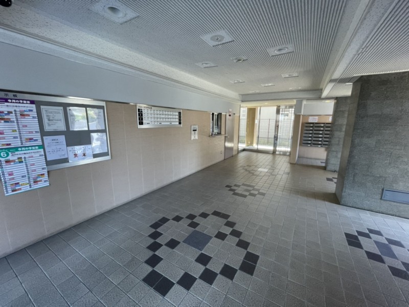 守山市吉身３丁目のマンションの画像です