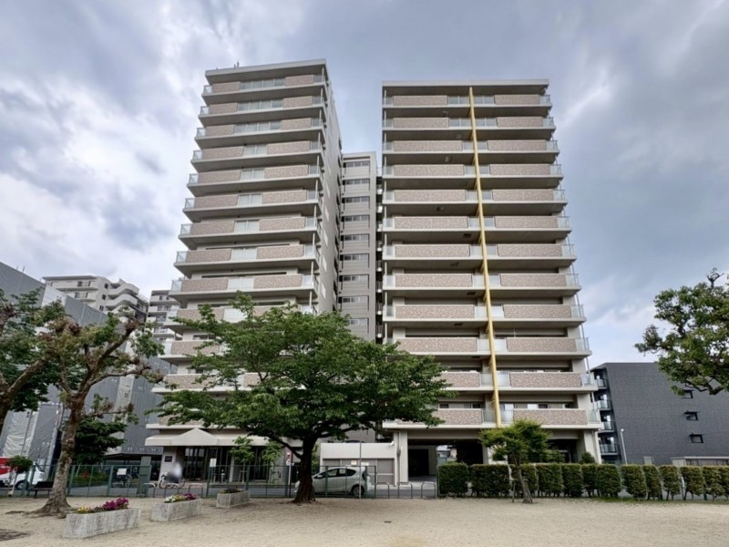 守山市梅田町のマンションの画像です