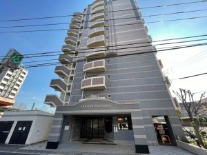 宗像市栄町、マンションの外観画像です