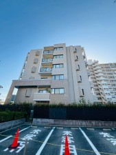 糟屋郡新宮町夜臼、マンションの画像です