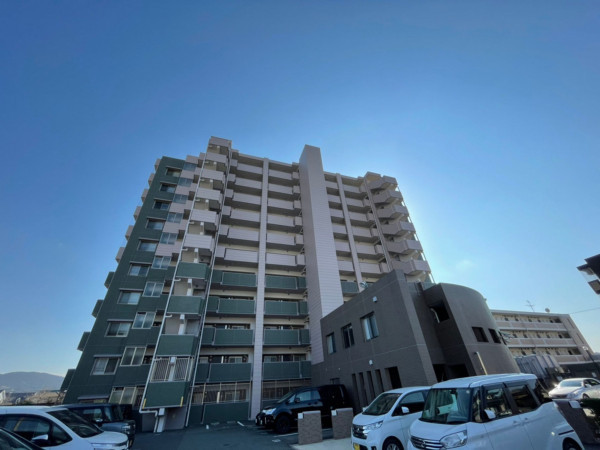 宗像市赤間、マンションの外観画像です