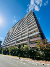 糟屋郡新宮町緑ケ浜、マンションの外観画像です