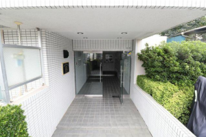 桶川市西、マンションの画像です