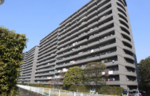 北本市朝日、マンションの外観画像です