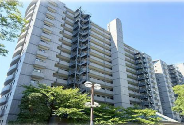 北本市朝日、マンションの外観画像です