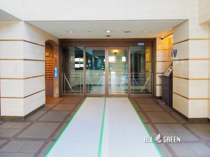 北名古屋市鹿田天王山、マンションのエントランス画像です