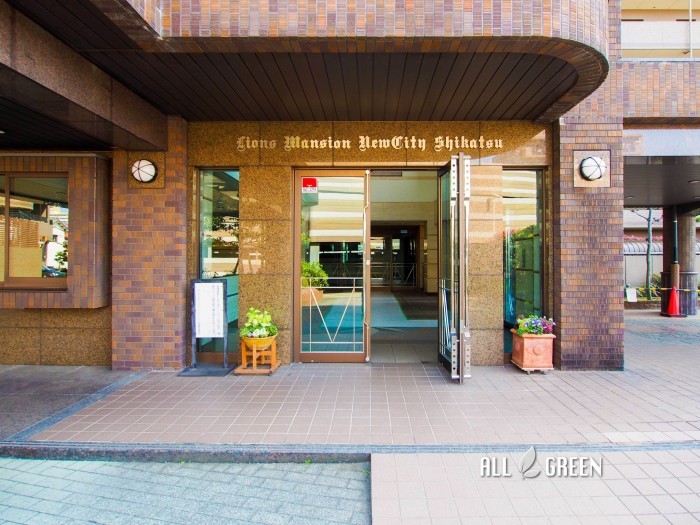 北名古屋市鹿田天王山、マンションのエントランス画像です