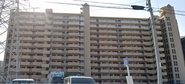 和泉市室堂町、マンションの外観画像です