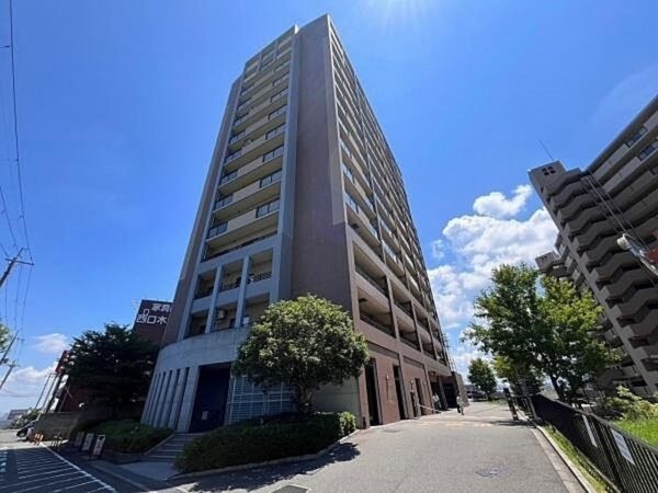 和泉市室堂町、マンションの外観画像です