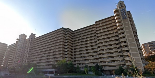 和泉市和気町、マンションの外観画像です