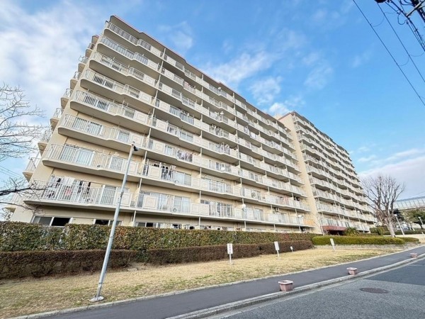 和泉市池田下町、マンションの外観画像です
