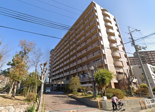 和泉市和気町、マンションの外観画像です