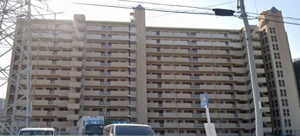 和泉市室堂町、マンションの外観画像です