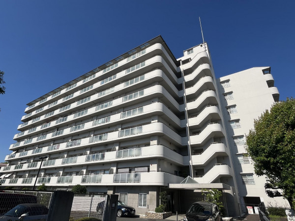 和泉市伏屋町、マンションの外観画像です