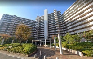 和泉市府中町、マンションの外観画像です