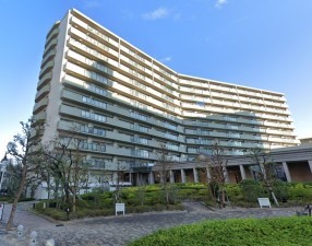 和泉市府中町、マンションの外観画像です