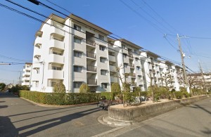 和泉市府中町、マンションの画像です