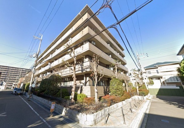 和泉市鶴山台、マンションの外観画像です