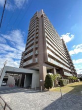 和泉市伏屋町、マンションの外観画像です