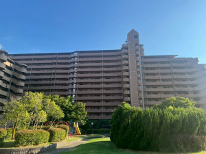 和泉市和気町、マンションの外観画像です