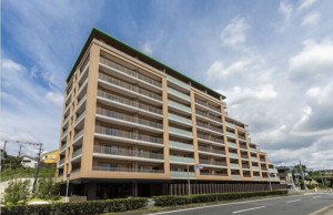 和泉市伏屋町、マンションの外観画像です