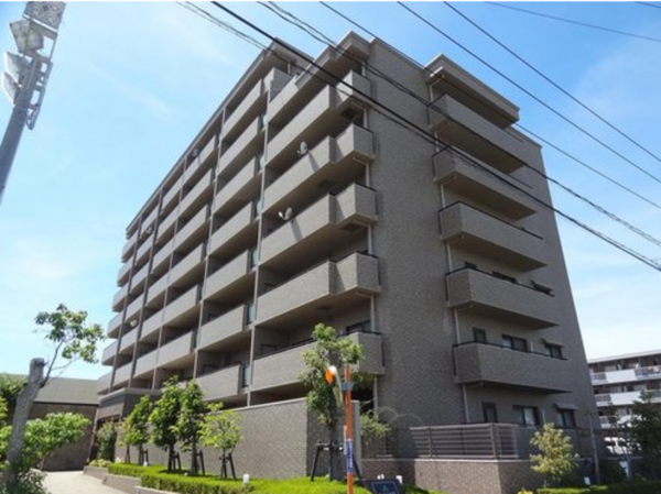 出雲市渡橋町、マンションの外観画像です