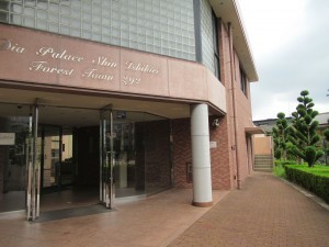 東大阪市西石切町、マンションのエントランス画像です