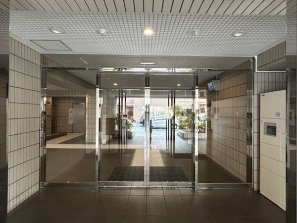 東大阪市上石切町、マンションのエントランス画像です