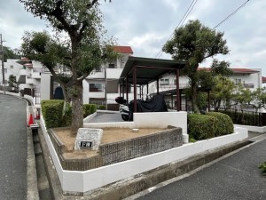 東大阪市上石切町、マンションの前面道路を含む現地写真画像です