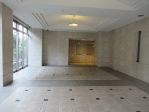 東大阪市西石切町、マンションのエントランス画像です