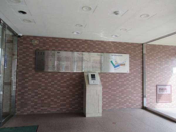 東大阪市西石切町、マンションのエントランス画像です