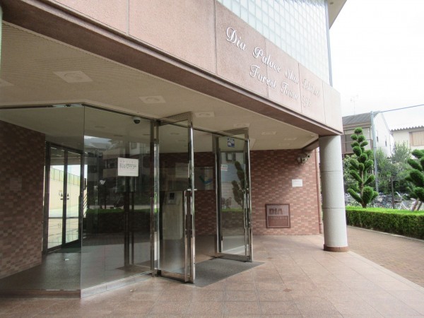 東大阪市西石切町、マンションのエントランス画像です
