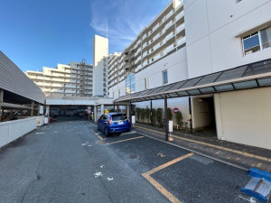 東大阪市日下町、マンションの駐車場画像です