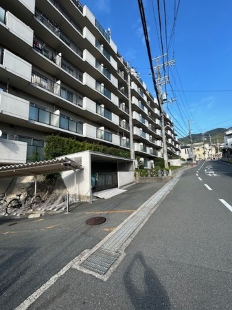 東大阪市東石切町、収益物件/マンションの外観画像です