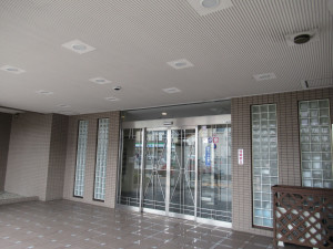 東大阪市西石切町、収益物件/マンションのエントランス画像です