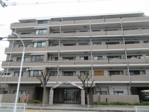 東大阪市西石切町、収益物件/マンションの外観画像です