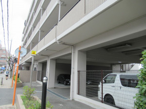 東大阪市西石切町、収益物件/マンションの駐車場画像です
