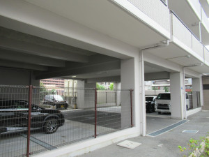 東大阪市西石切町、収益物件/マンションの駐車場画像です