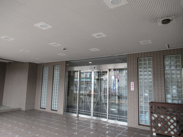 東大阪市西石切町、収益物件/マンションのエントランス画像です