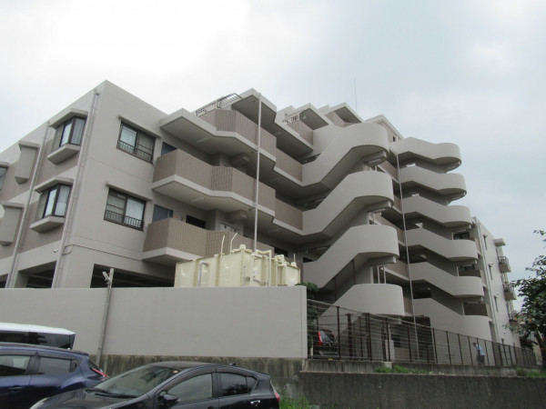 東大阪市西石切町、収益物件/マンションの外観画像です