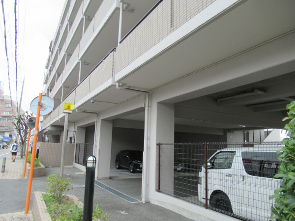 東大阪市西石切町、収益物件/マンションの駐車場画像です