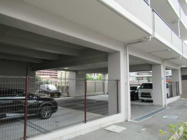 東大阪市西石切町、収益物件/マンションの駐車場画像です
