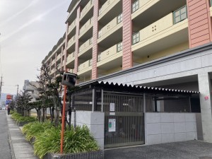 大津市萱野浦、マンションの画像です