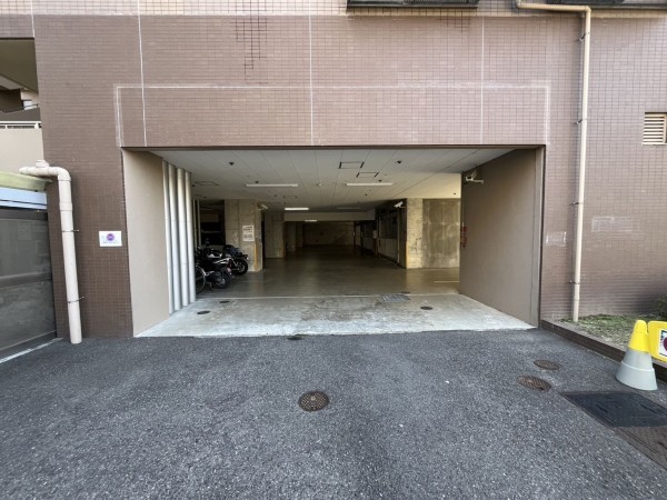 大津市大萱、マンションの画像です