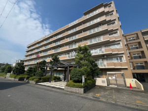 大津市真野、マンションの画像です