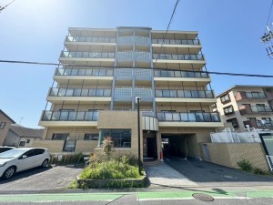 草津市草津、マンションの画像です