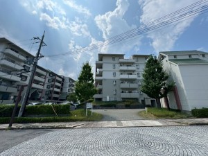 大津市仰木の里、マンションの画像です