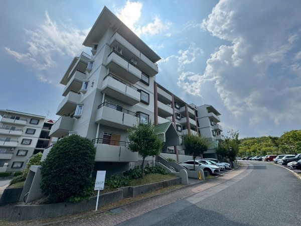 大津市仰木の里、マンションの画像です