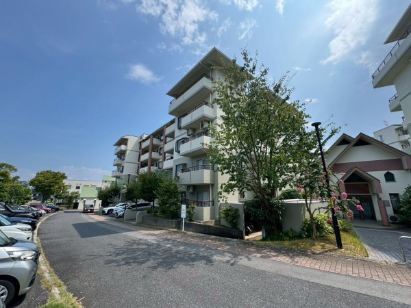 大津市仰木の里、マンションの画像です